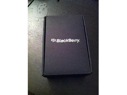 PoulaTo: For Sale: Blackberry Torch 9800 Smartphone